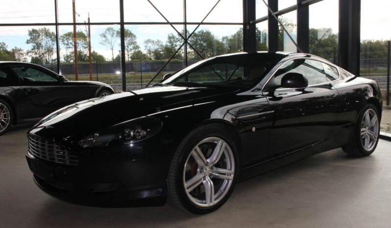 Aston Martin DB9 full