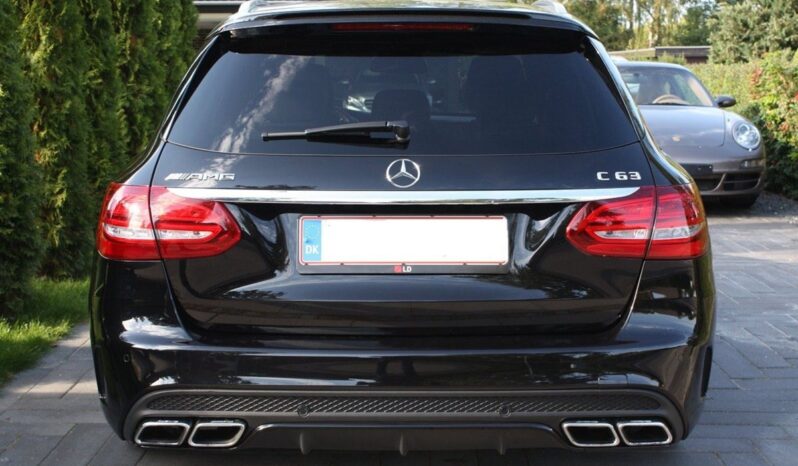 Mercedes C63 AMG full