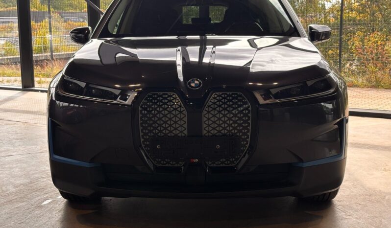 BMW iX xDrive40 full