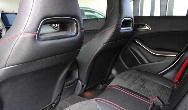 Mercedes-Benz A45 AMG full